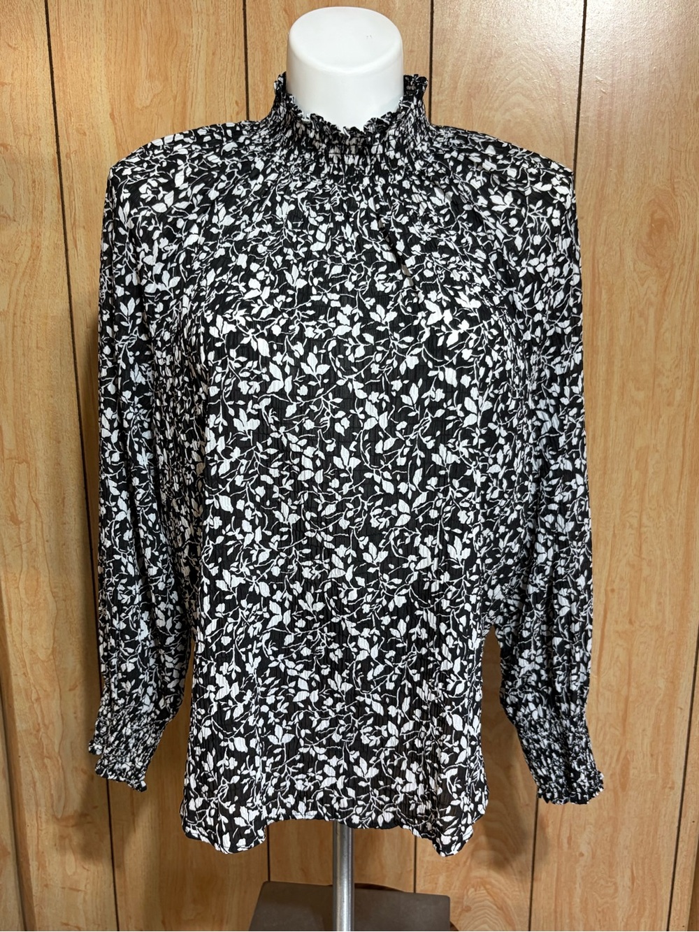 LOFT Black & White Smocked Neck Floral Blouse SZ - XL